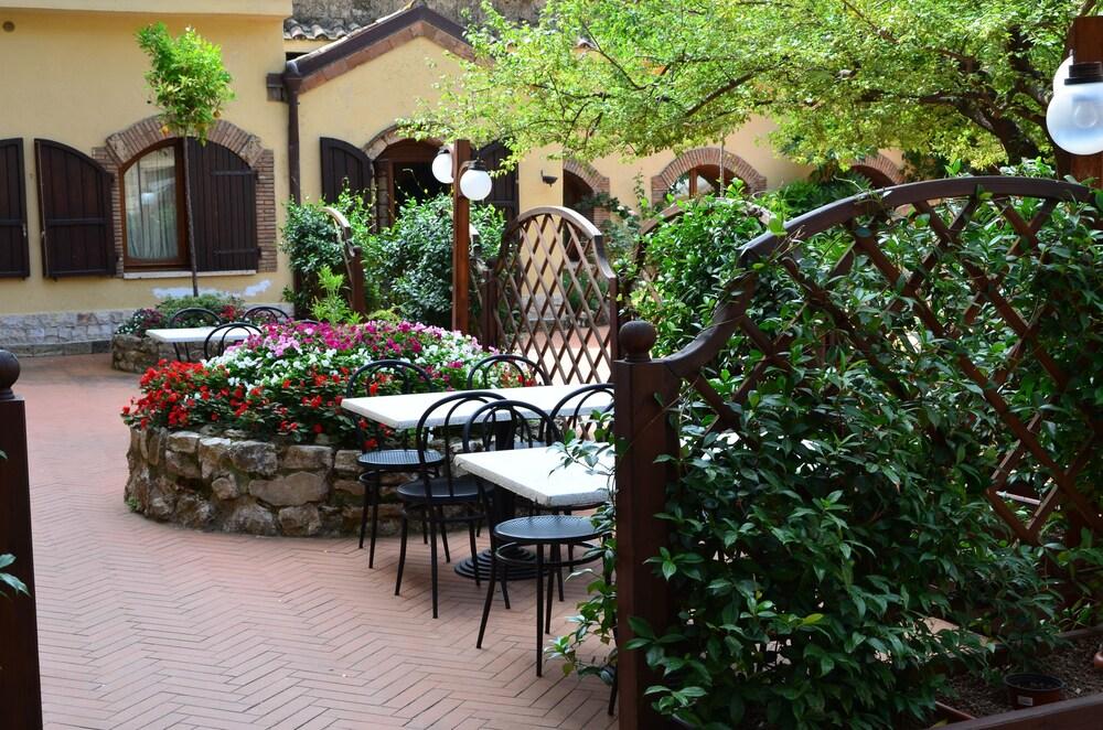 Hotel Torre Sant'Angelo Tivoli Exterior foto
